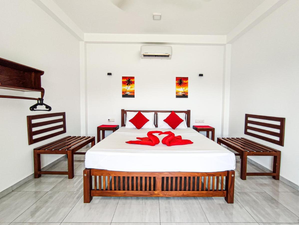 Villa Red Pool Hikkaduwa Exteriér fotografie