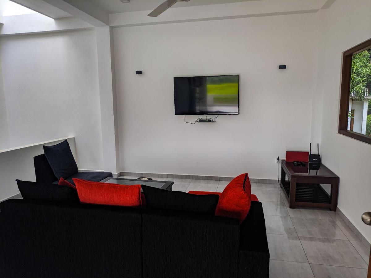 Villa Red Pool Hikkaduwa Exteriér fotografie